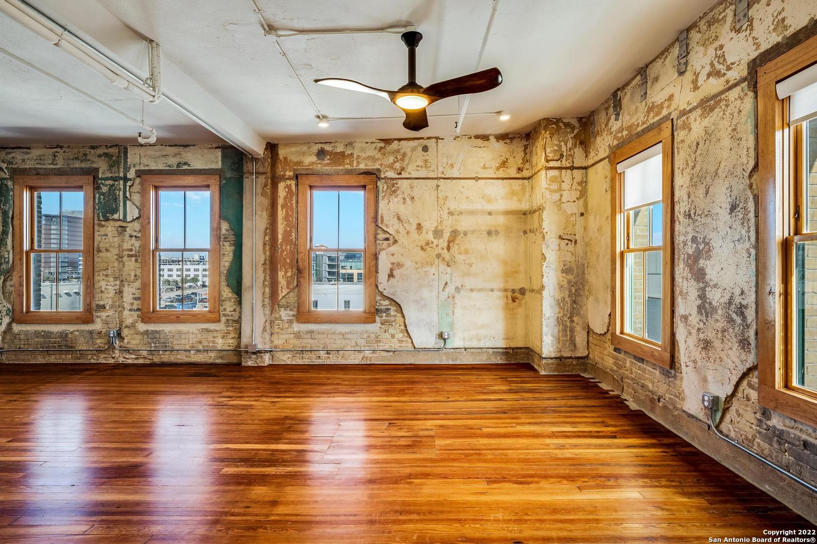 property viewer photo 7