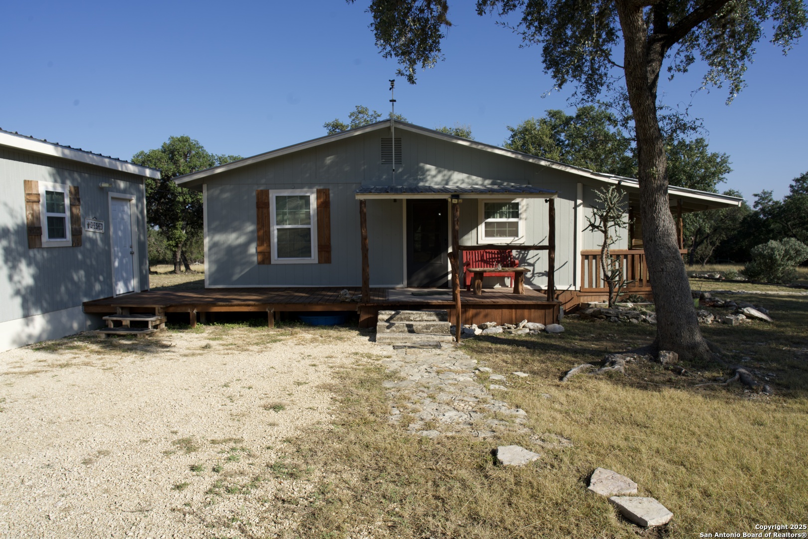 main property photo 14