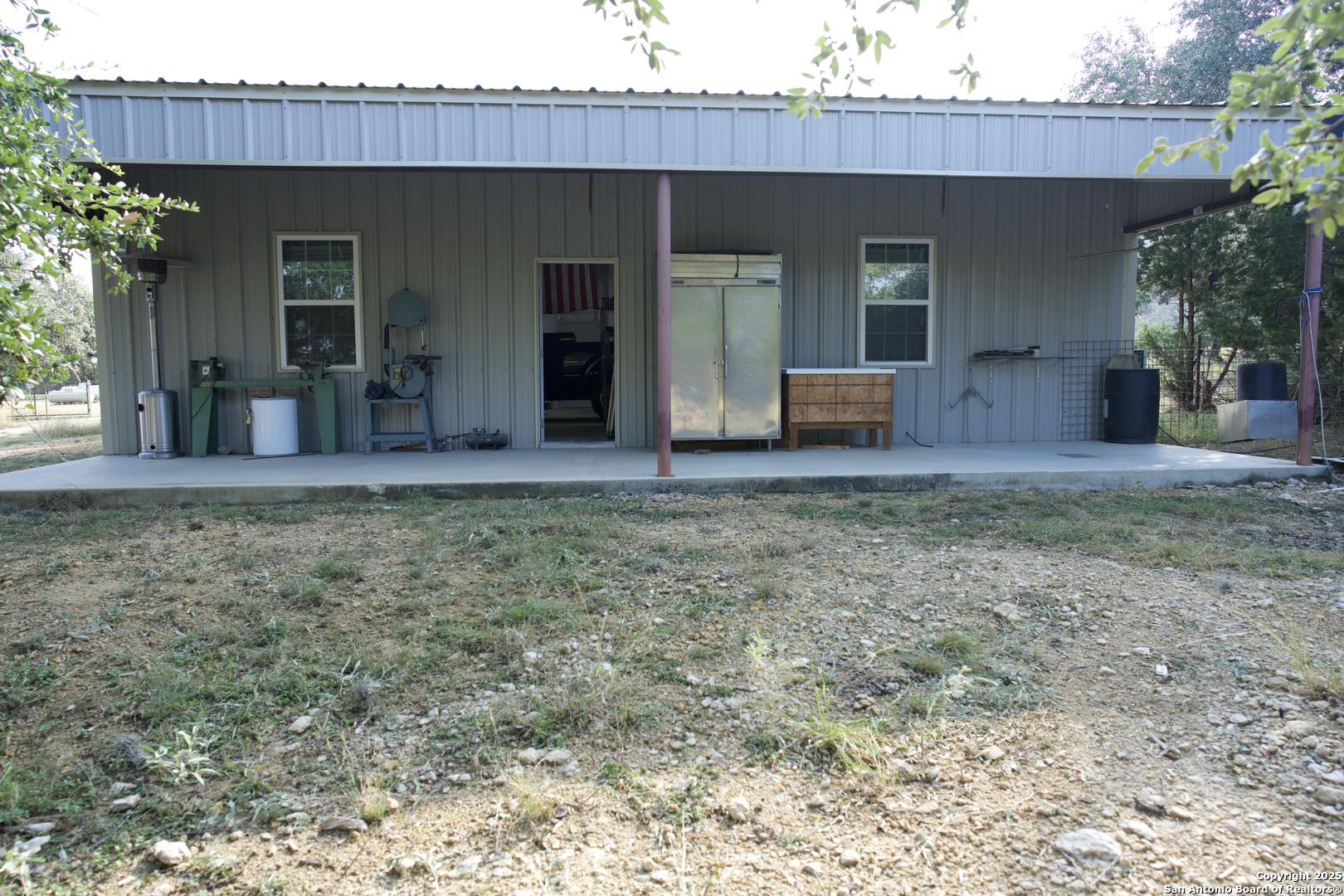 main property photo 28