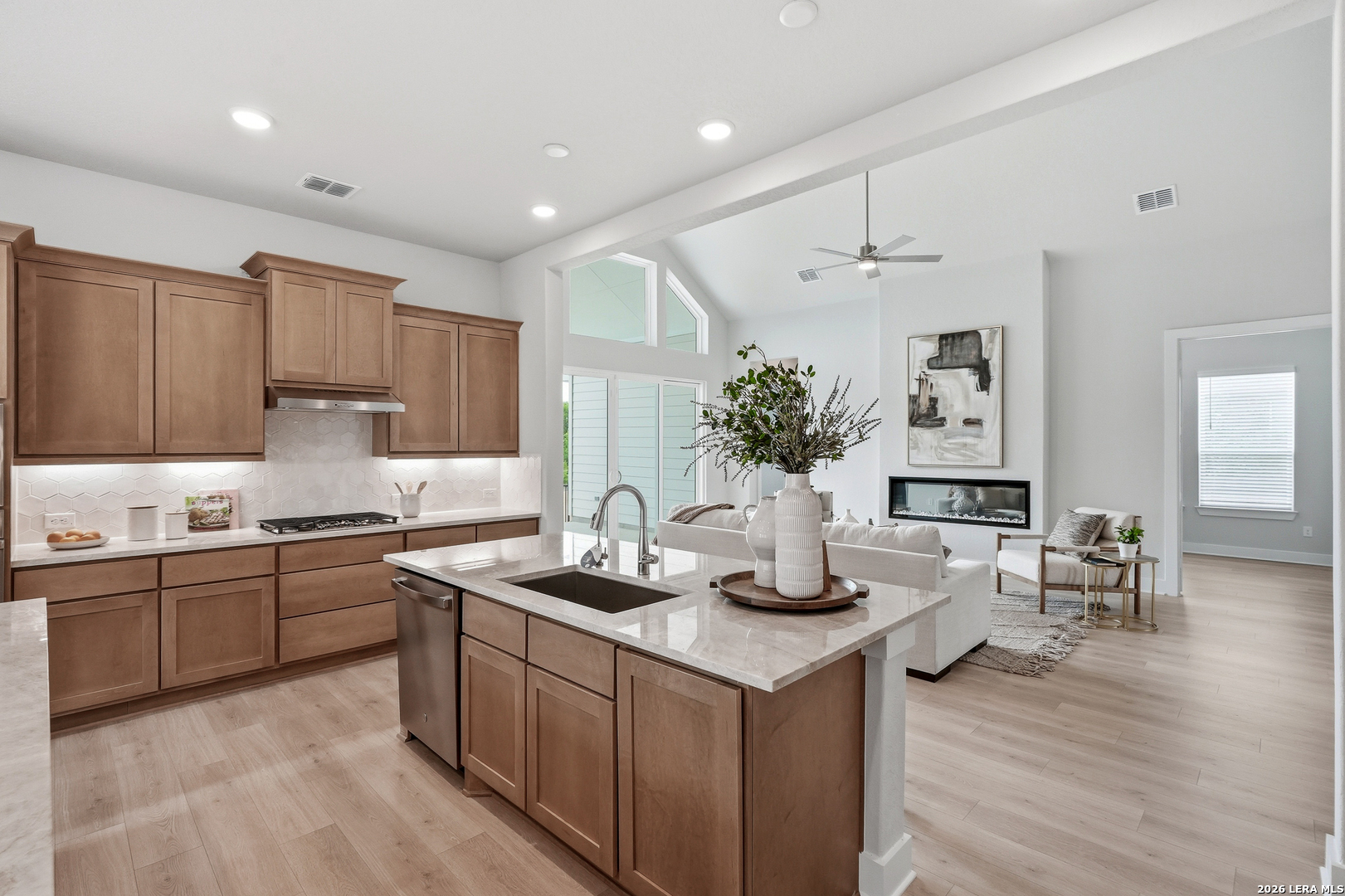 property viewer photo 26