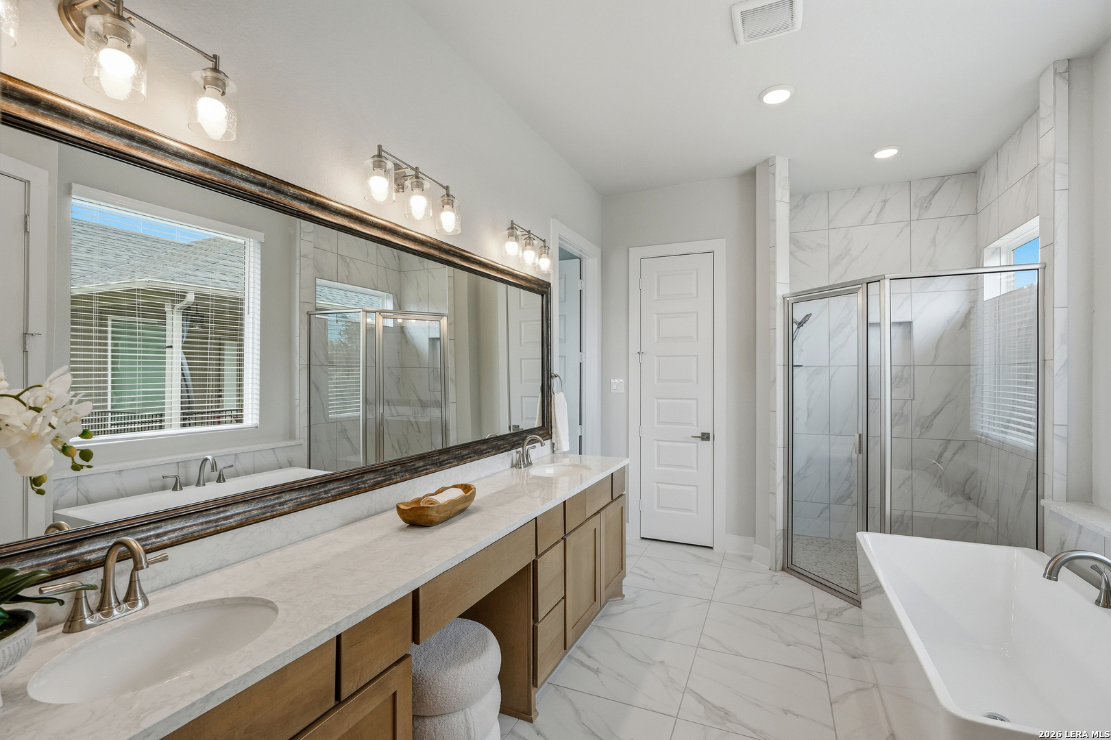 property viewer photo 39