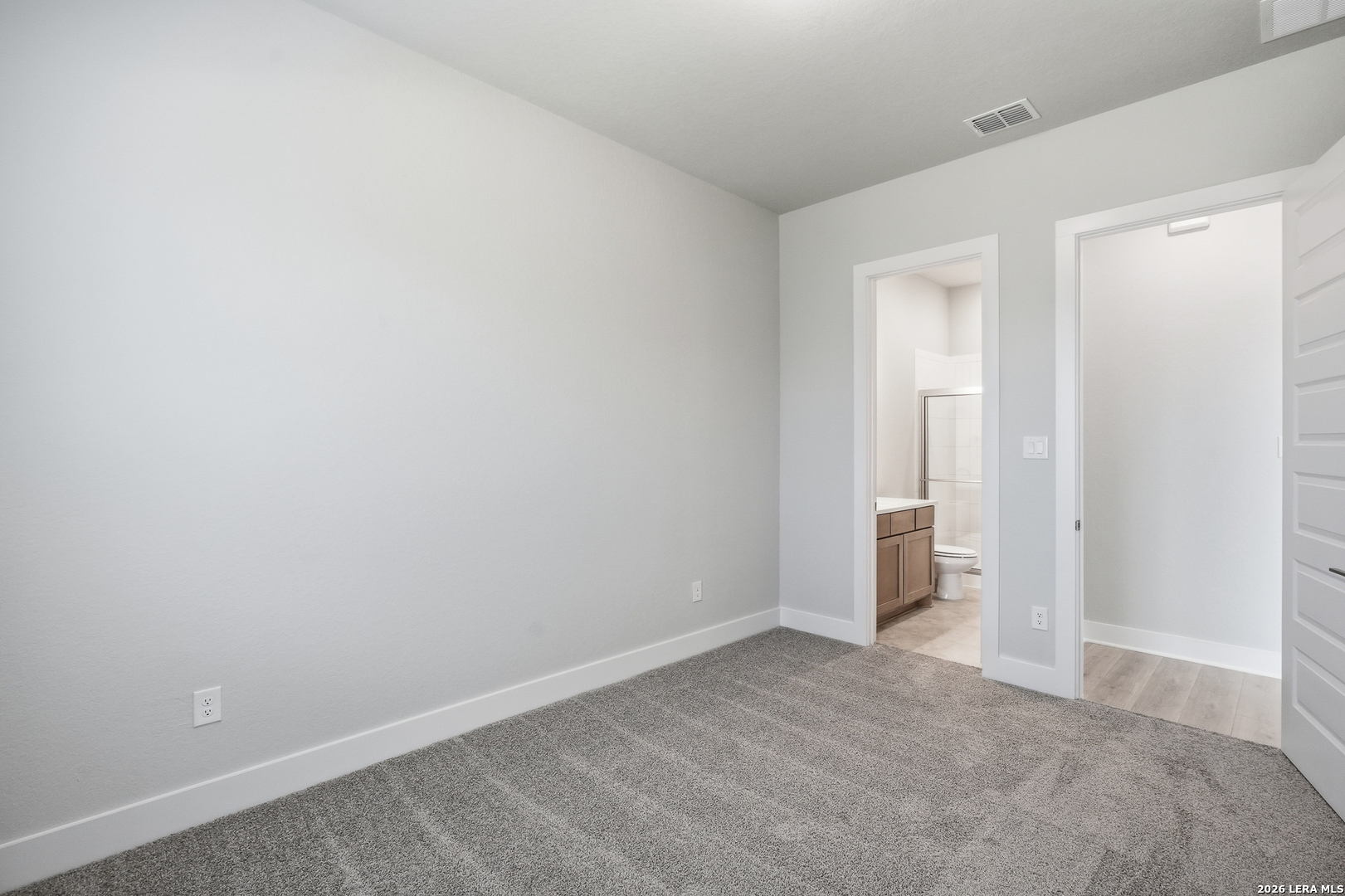 property viewer photo 42