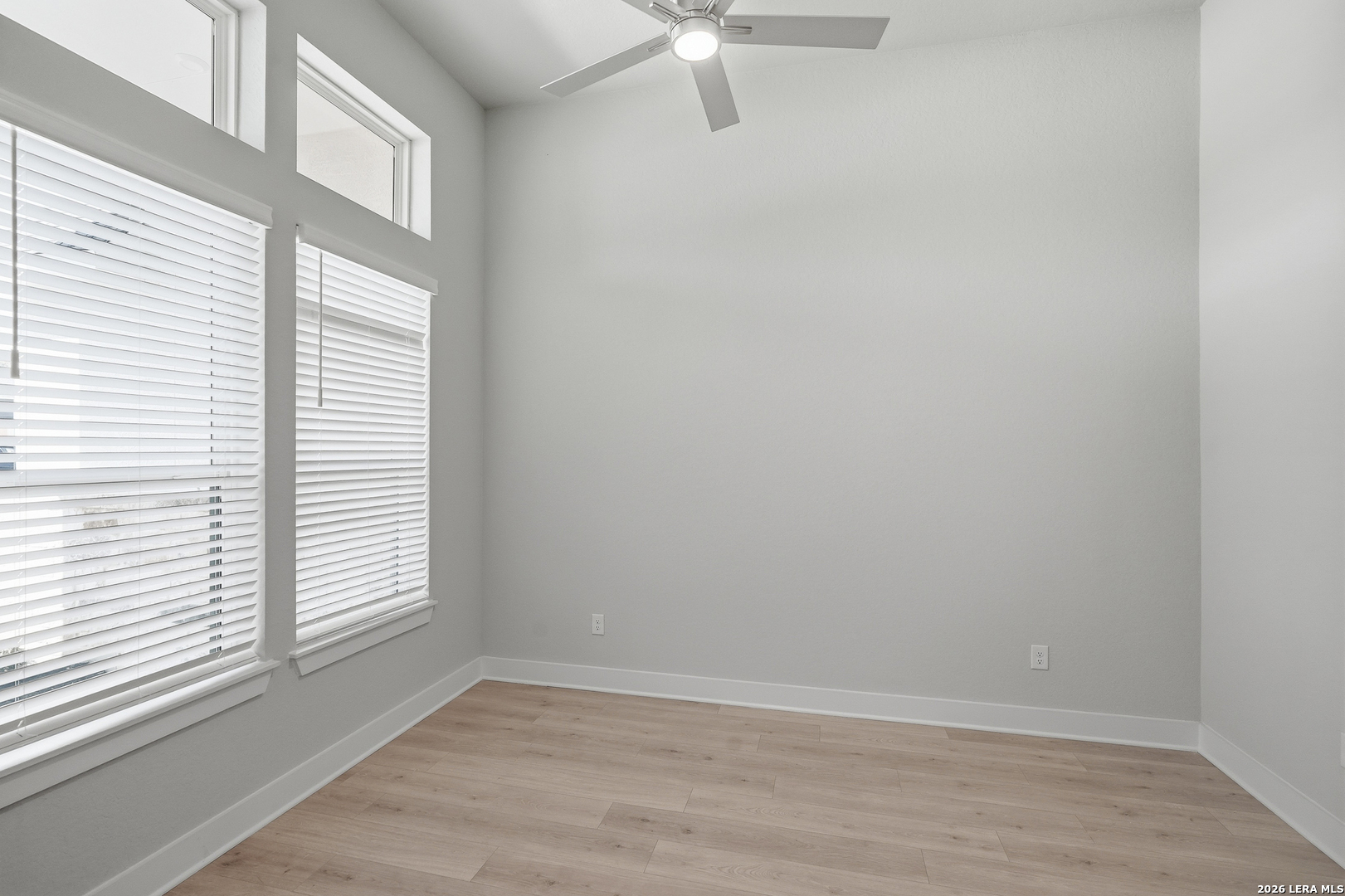 property viewer photo 9