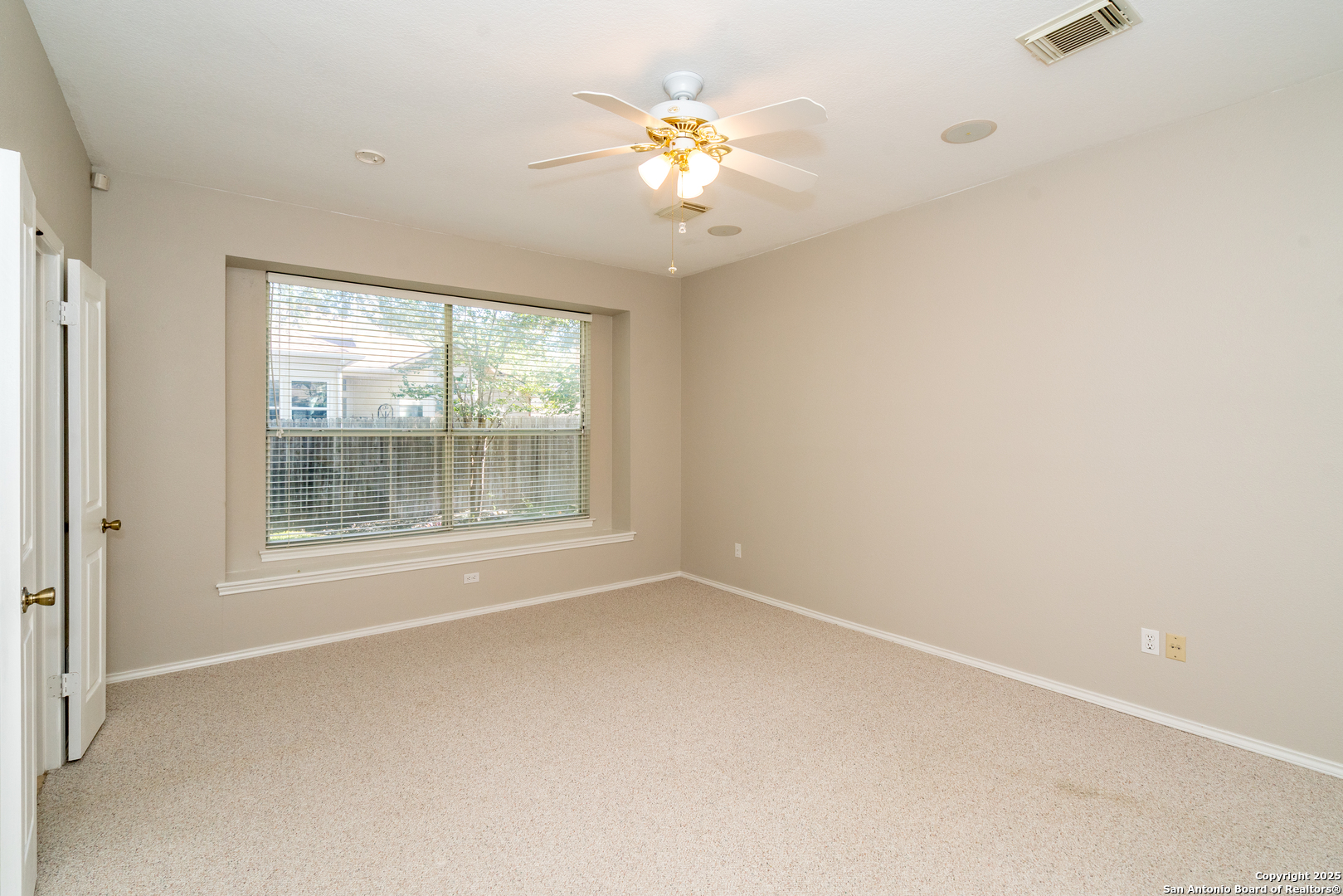property viewer photo 19