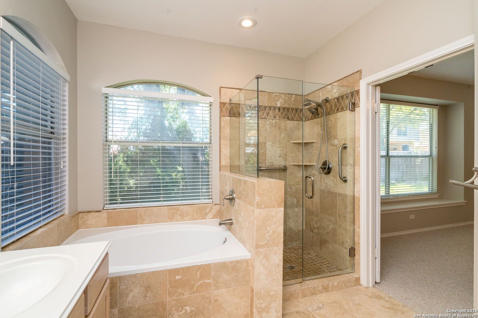 property viewer photo 22