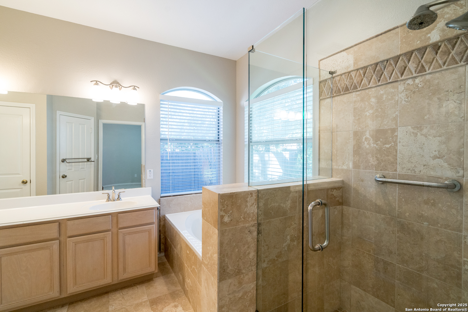 property viewer photo 23
