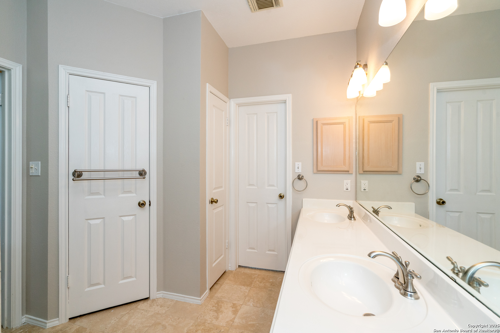 property viewer photo 24