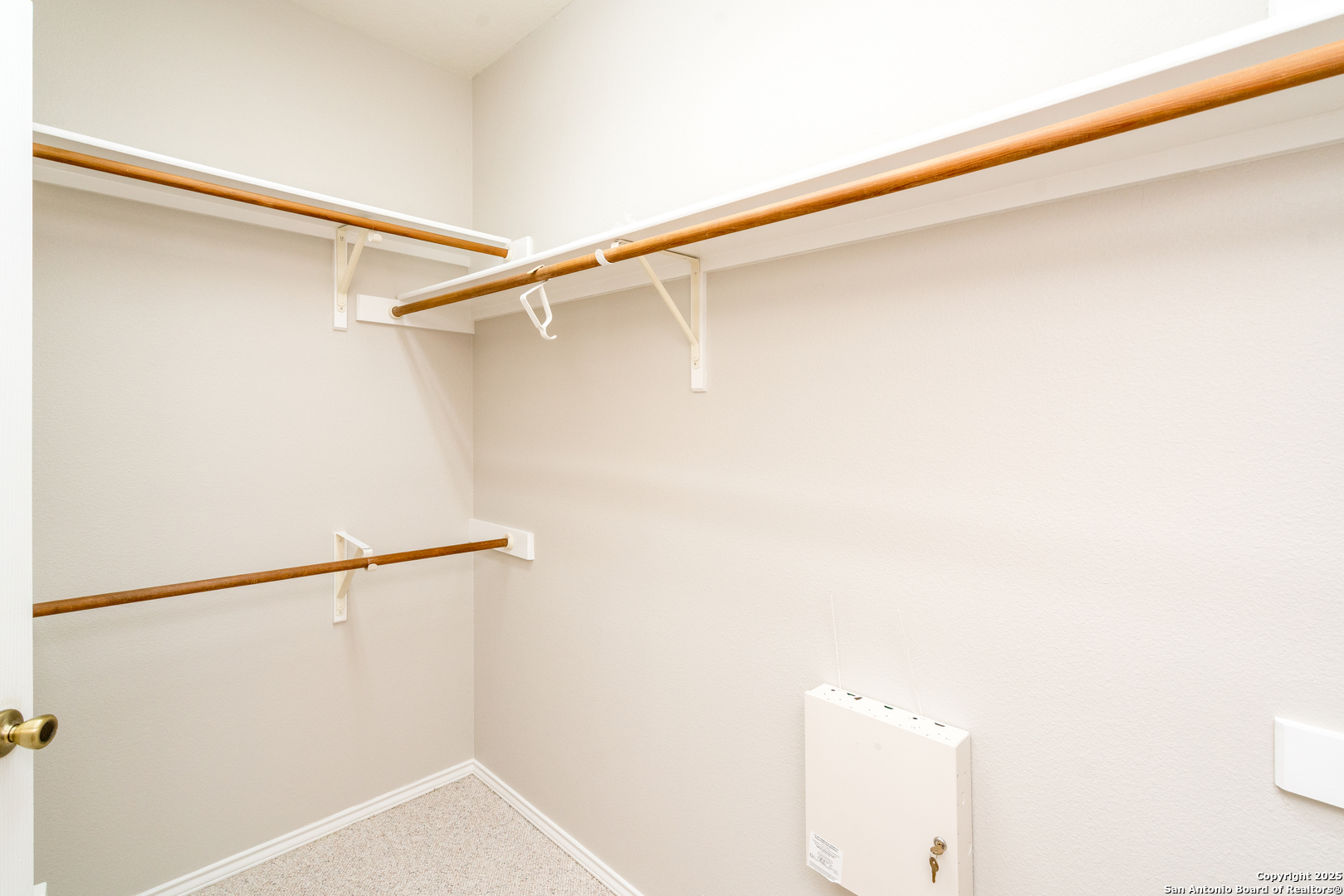 property viewer photo 26