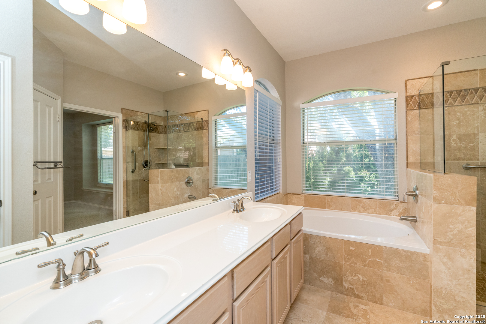 property viewer photo 27