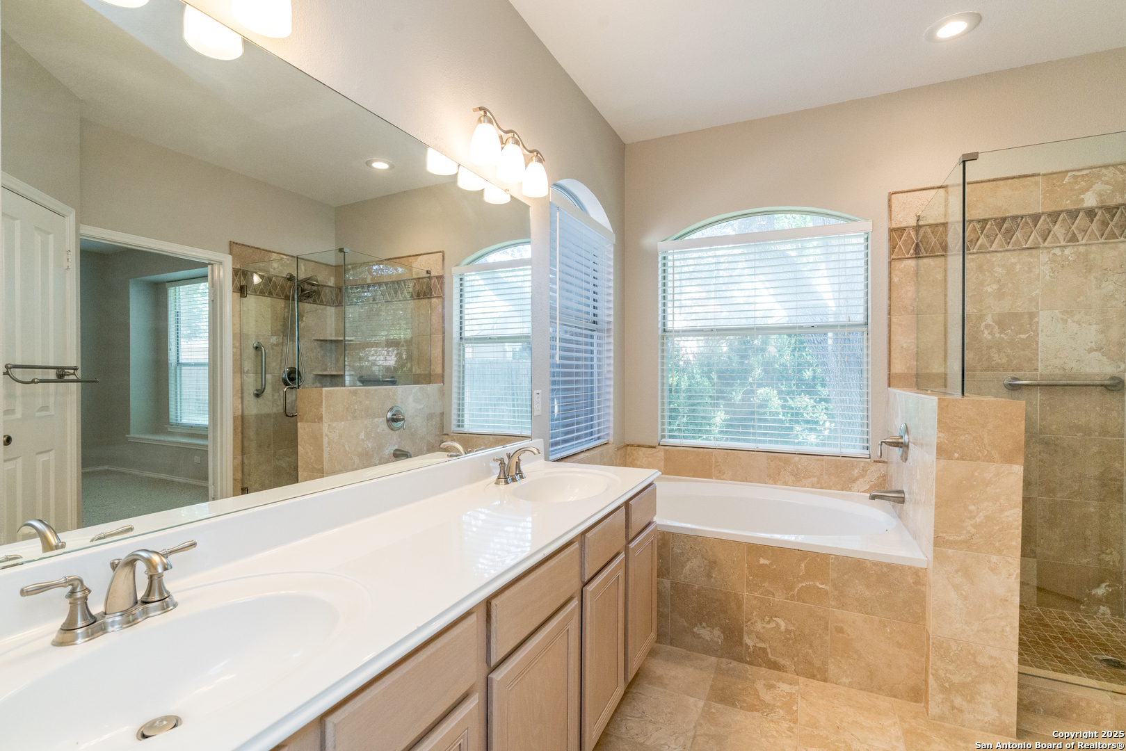 property viewer photo 28