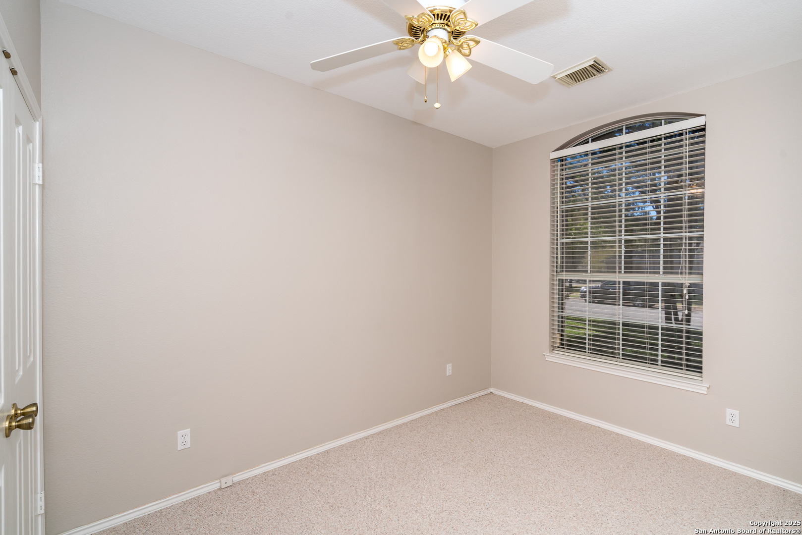property viewer photo 35