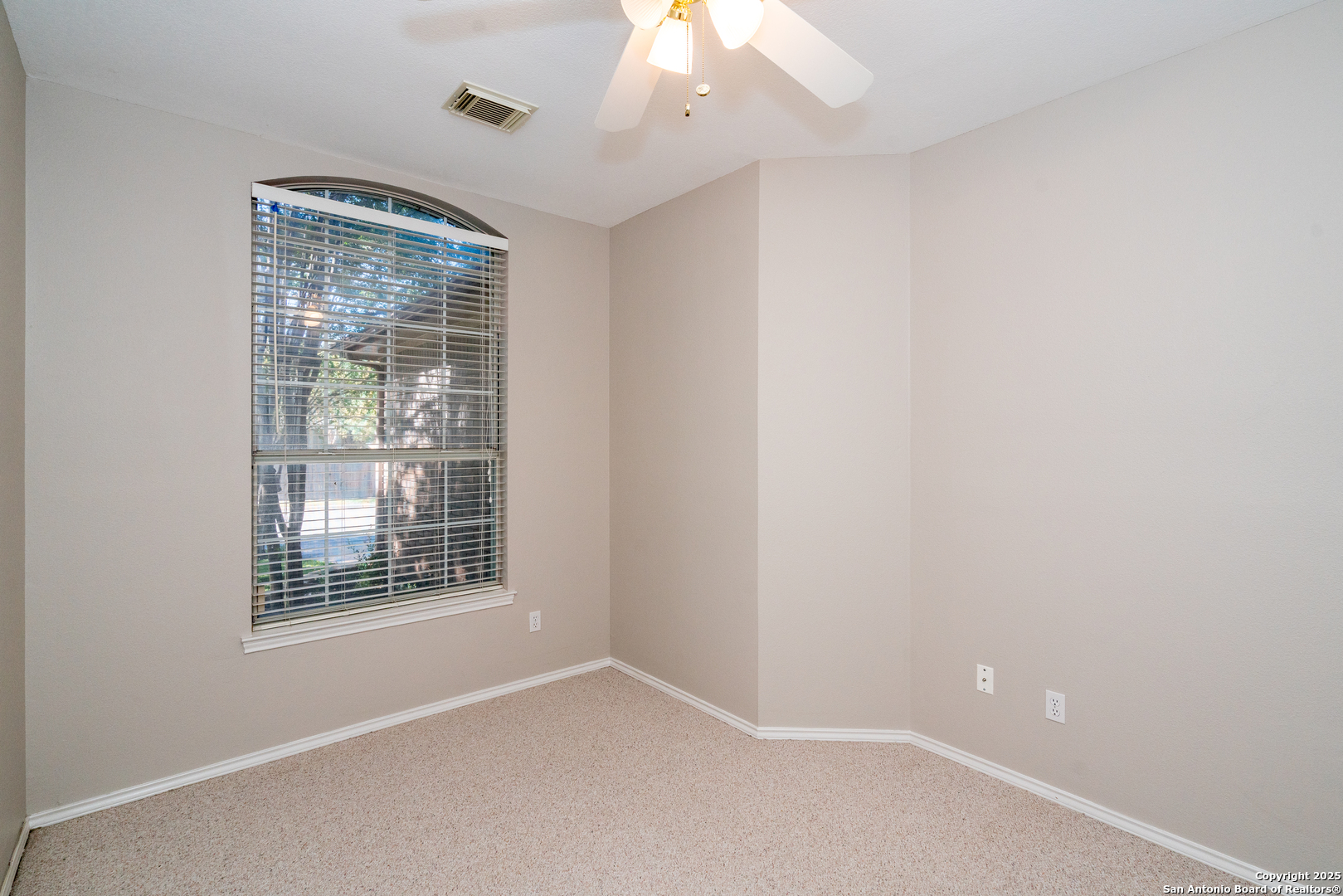 property viewer photo 36