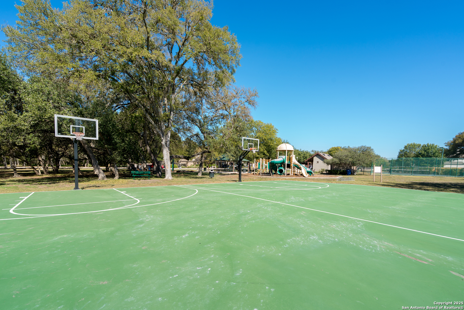 property viewer photo 47