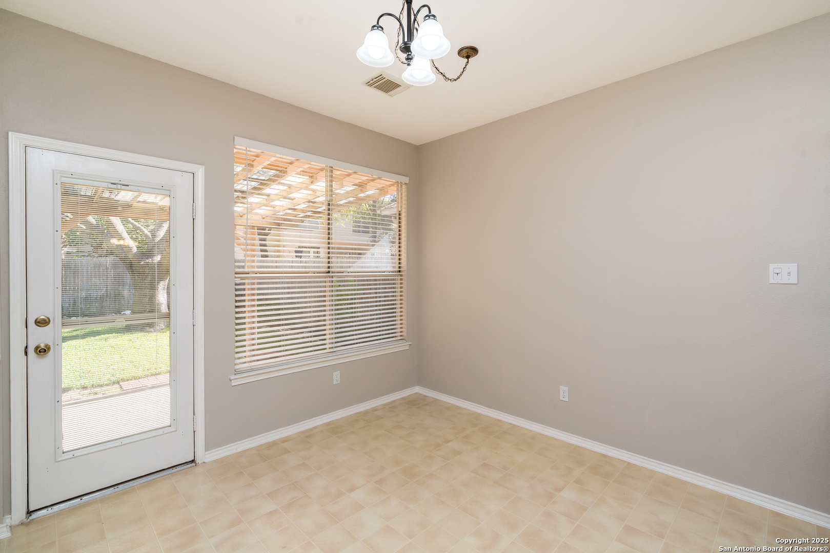 property viewer photo 8