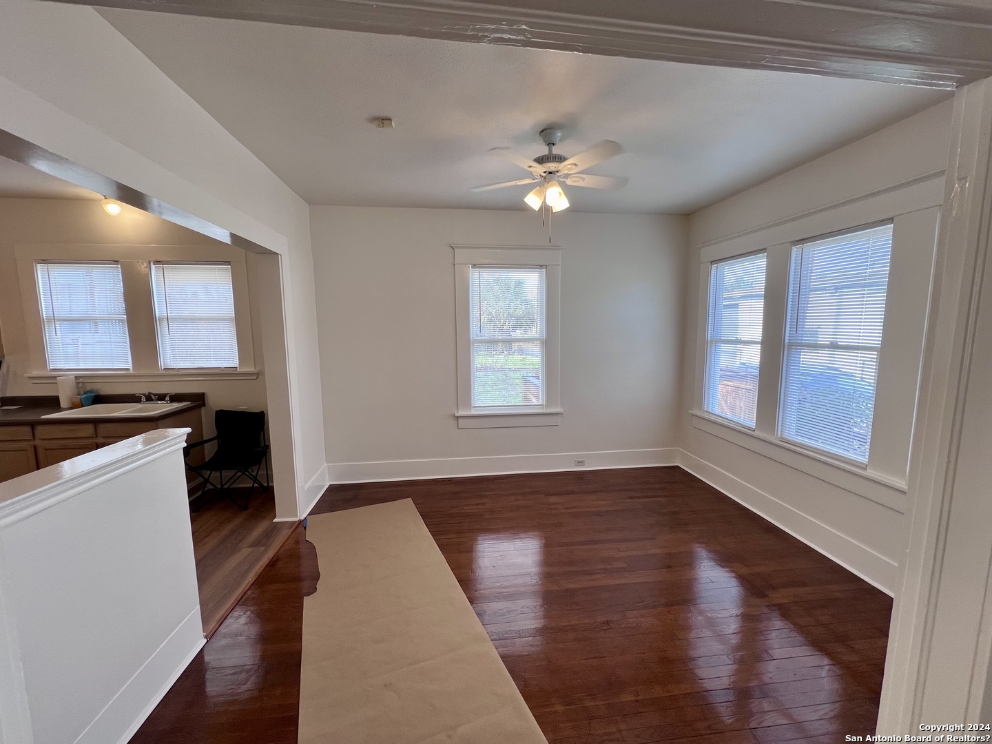 property viewer photo 2