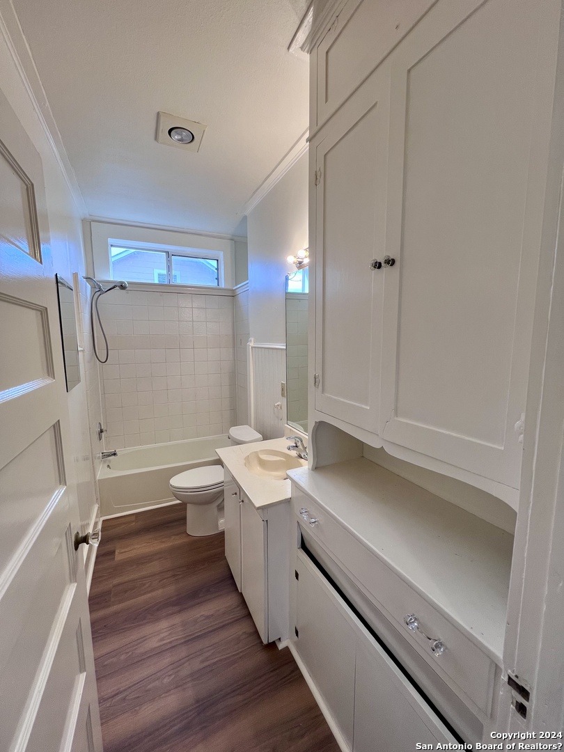 property viewer photo 7