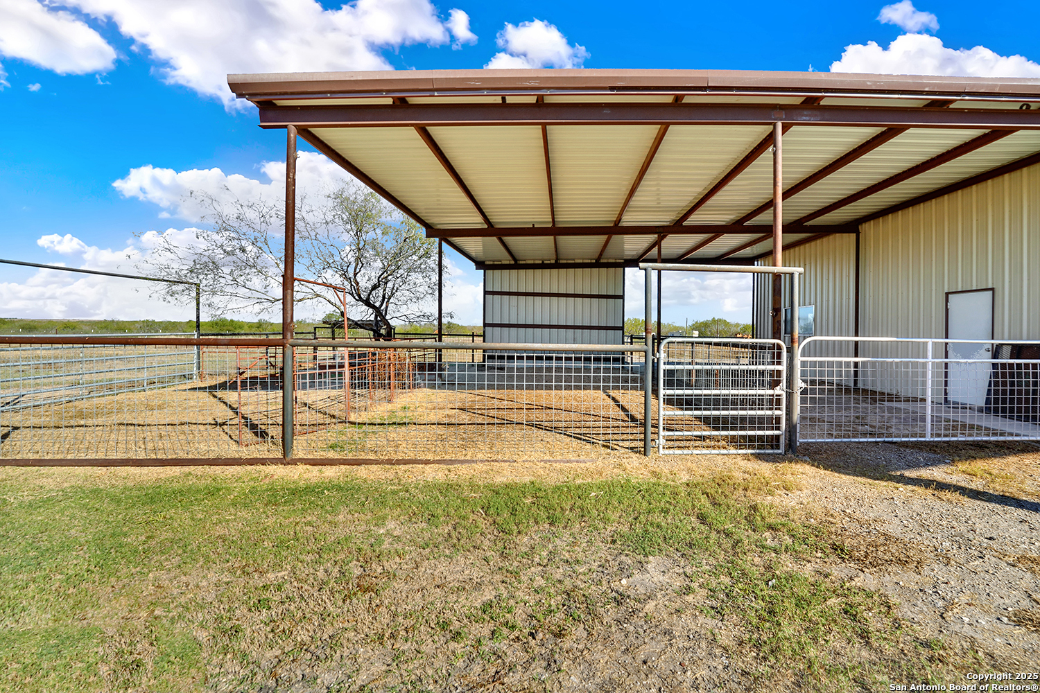 main property photo 33