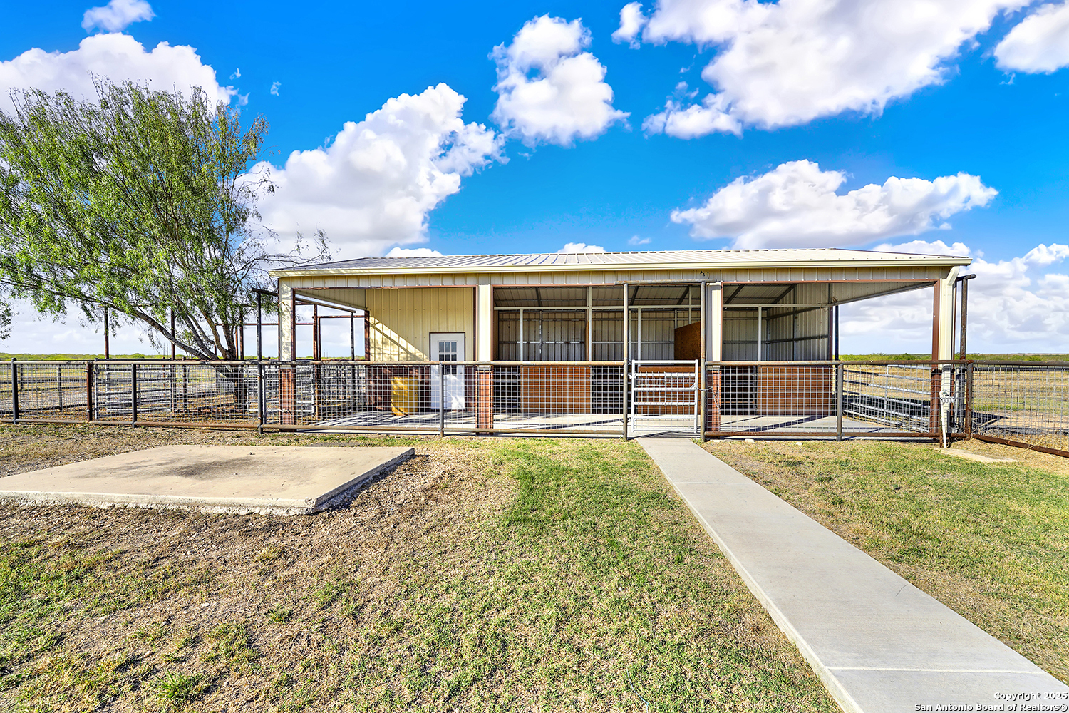 main property photo 34