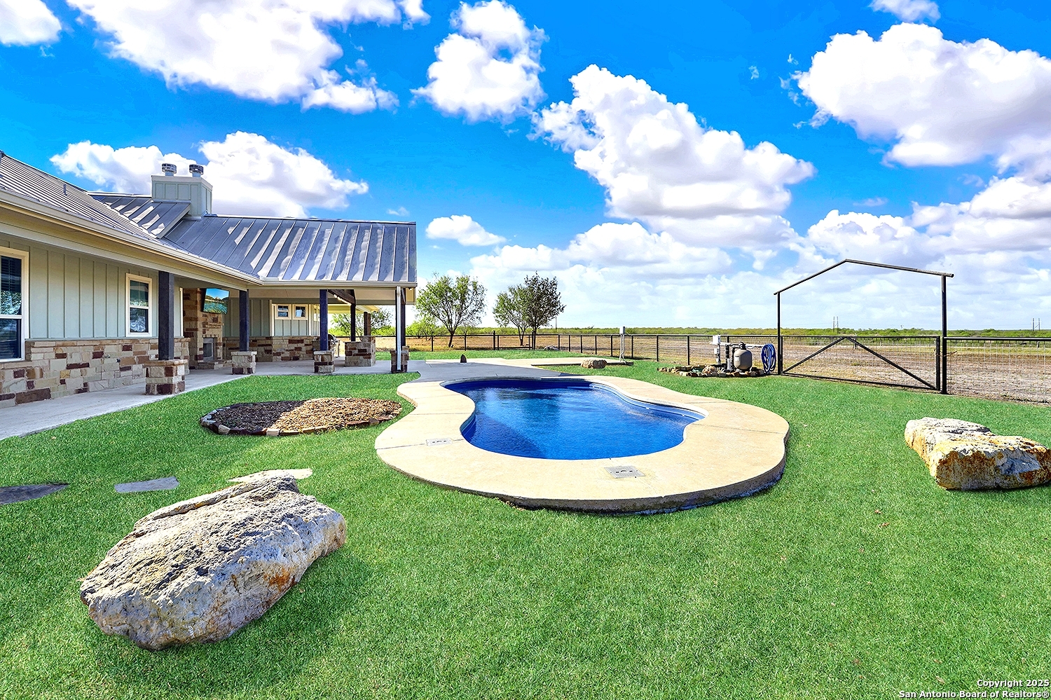 main property photo 44