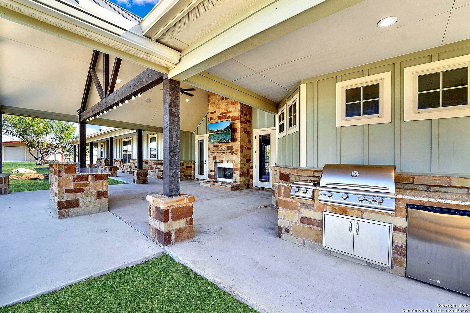 main property photo 48