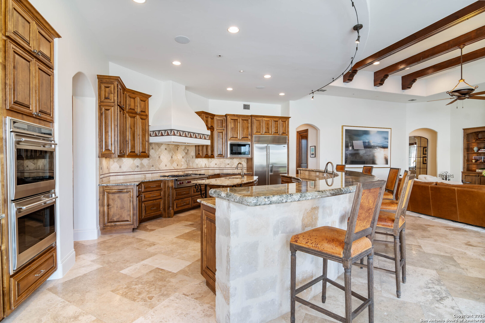 main property photo 12