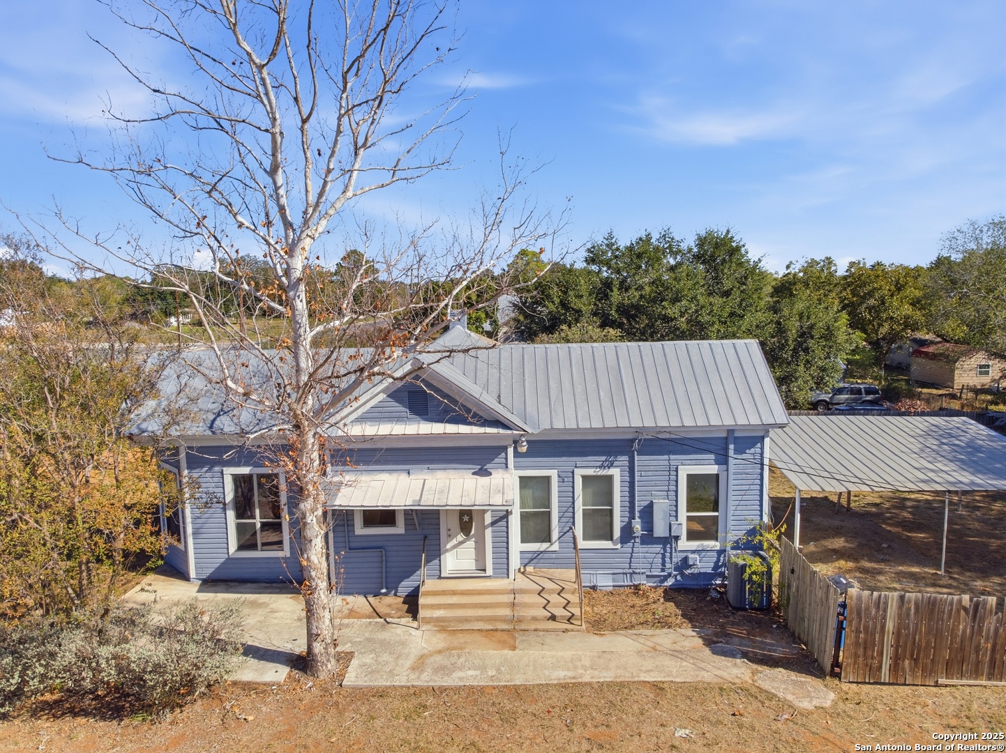 main property photo 31