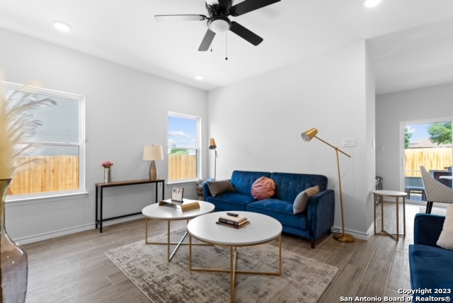property viewer photo 6