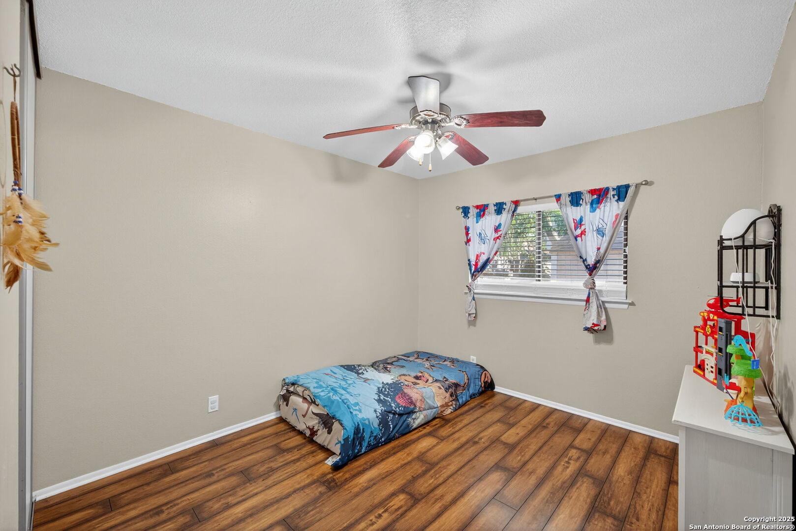 main property photo 17