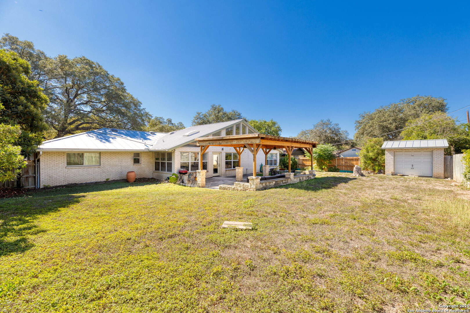 main property photo 30