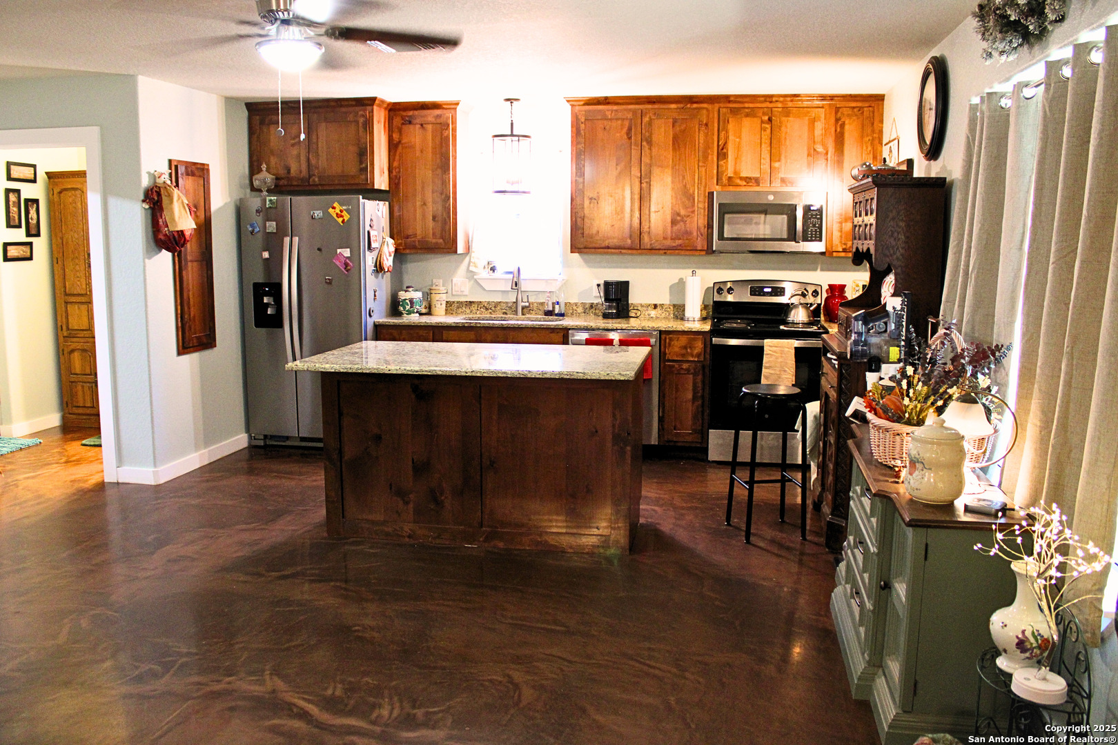 main property photo 15