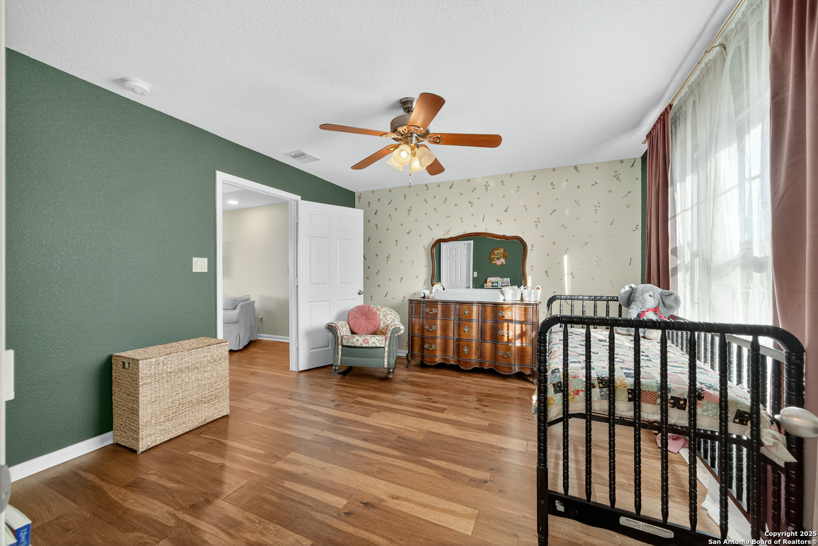 main property photo 18