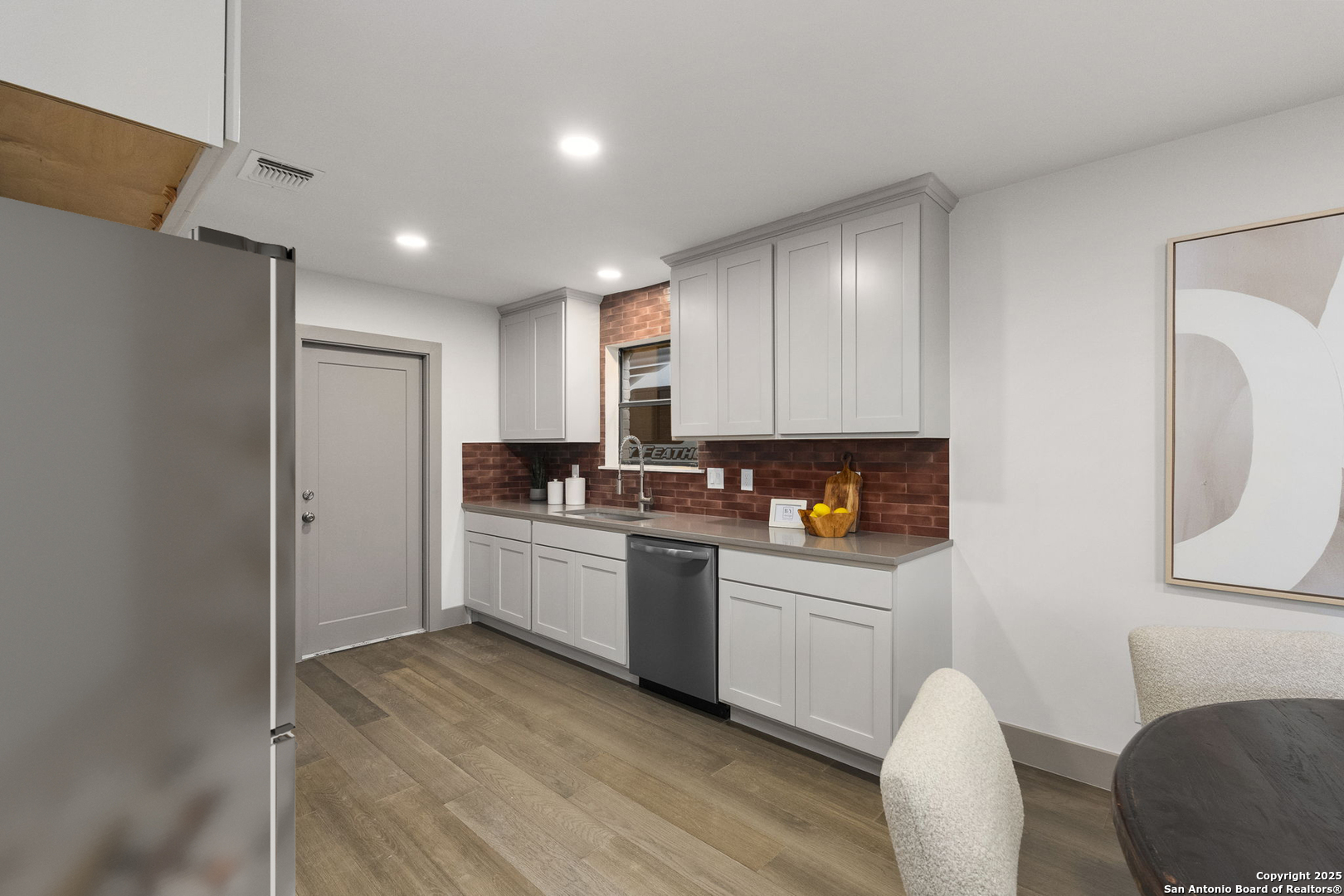 property viewer photo 10