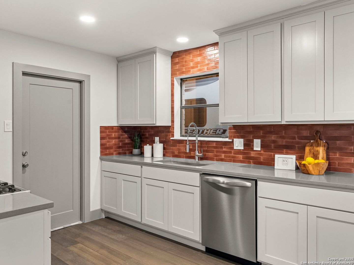 property viewer photo 11