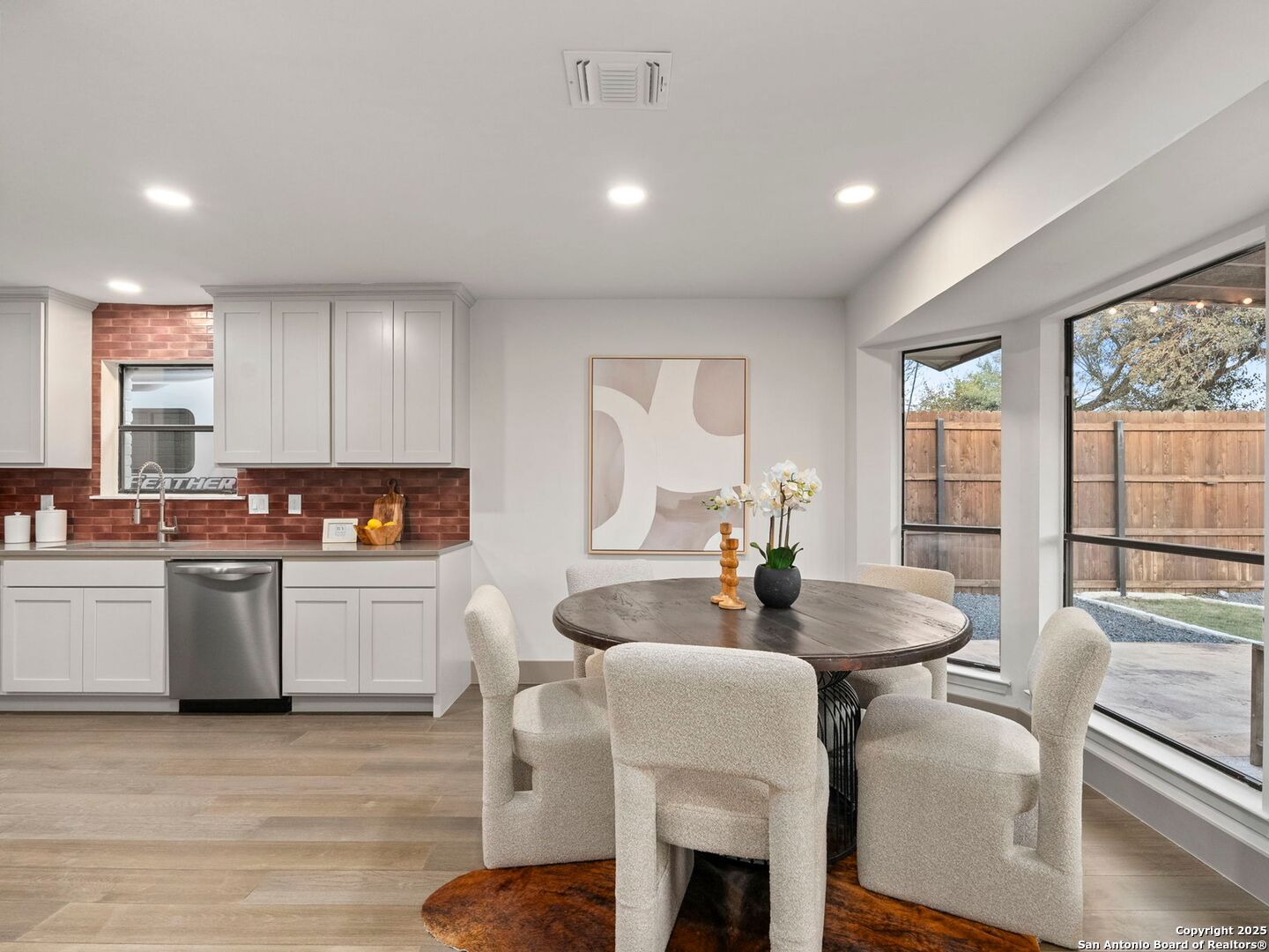 property viewer photo 13