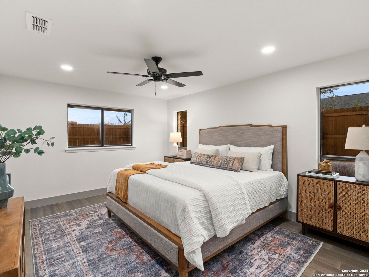 property viewer photo 16