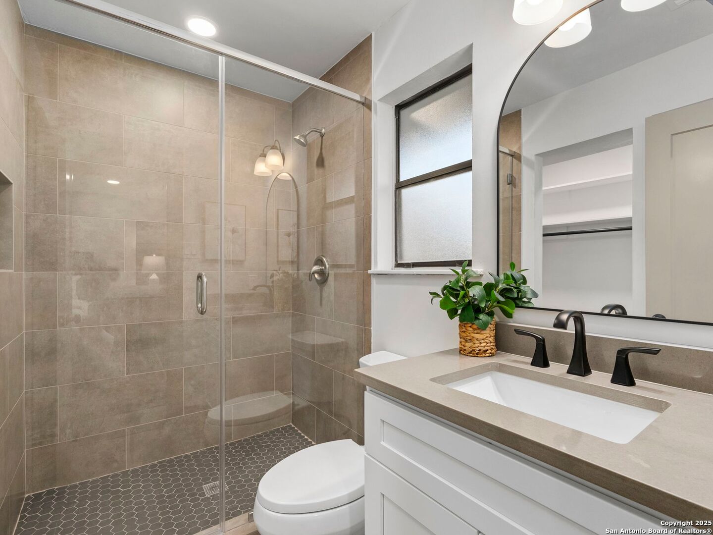 property viewer photo 18