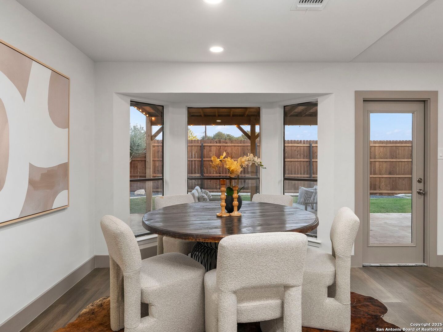 property viewer photo 2