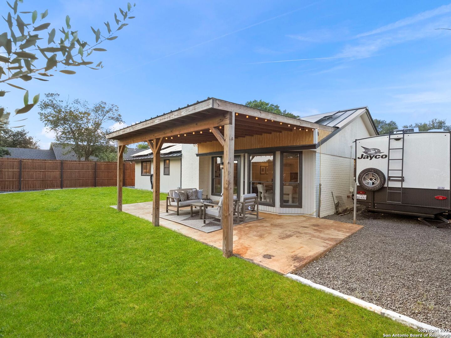 property viewer photo 23