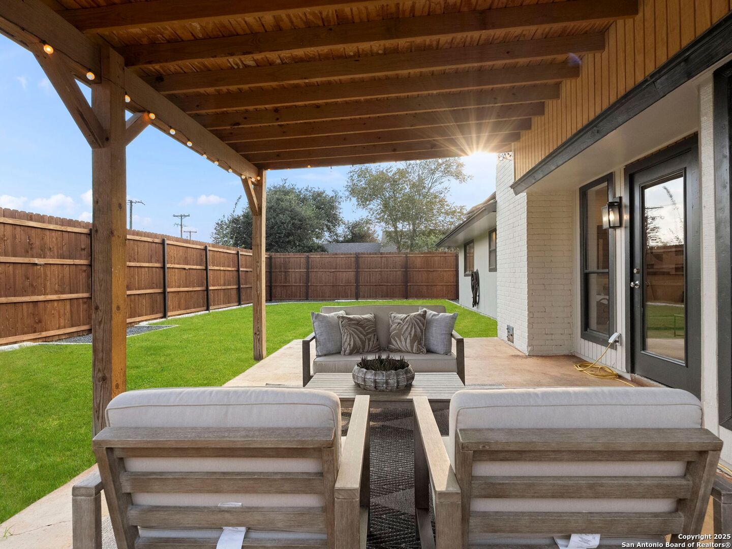 property viewer photo 30