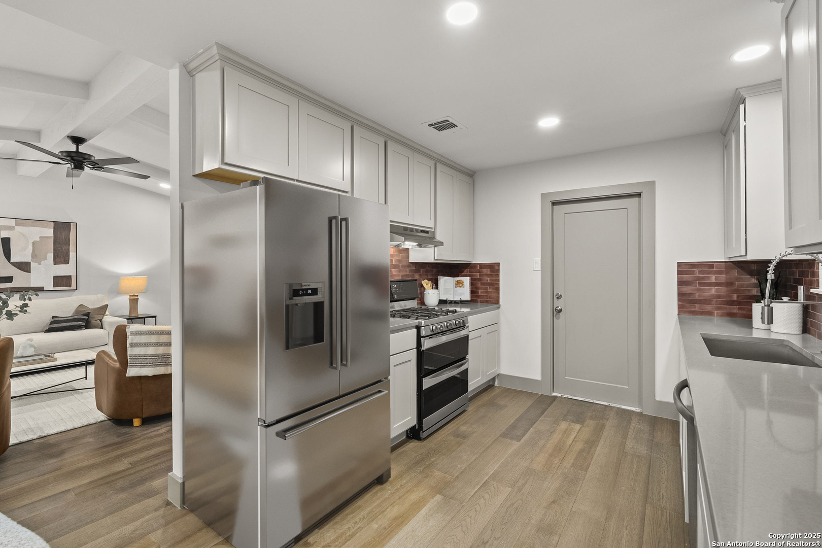 property viewer photo 8