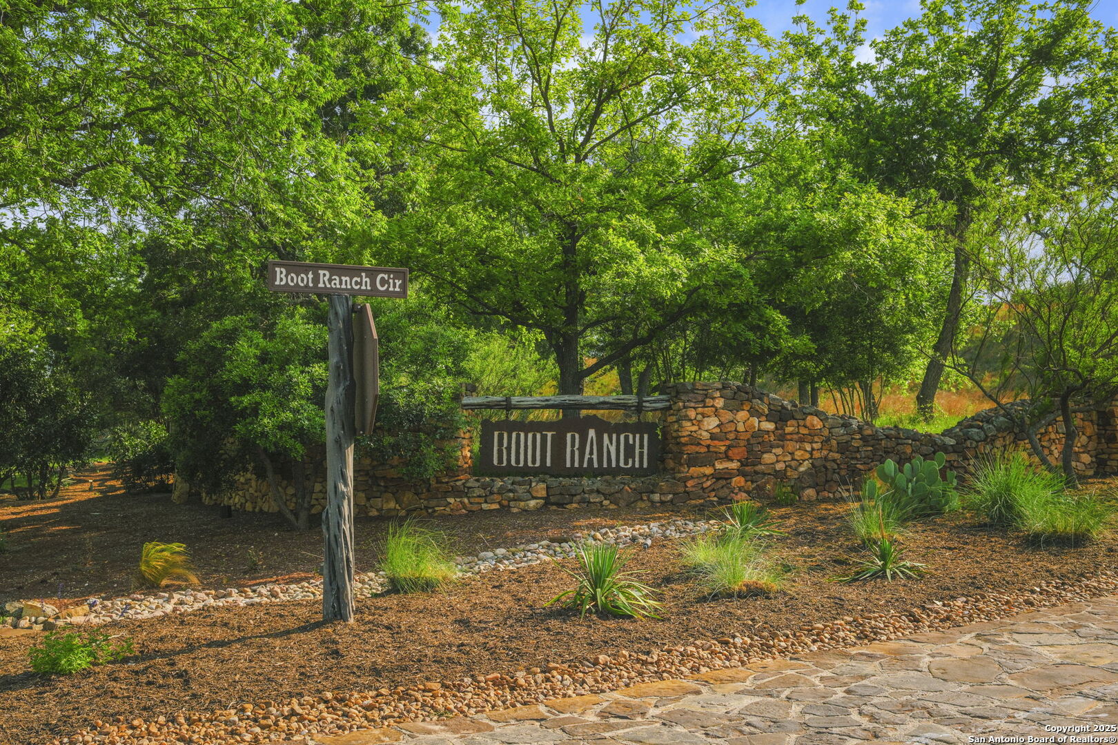 main property photo 17