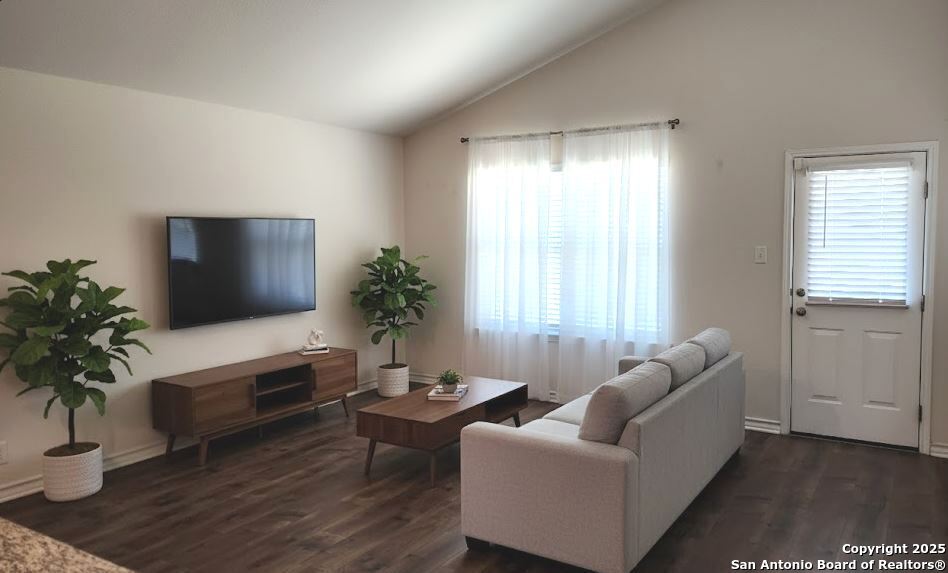 main property photo 4