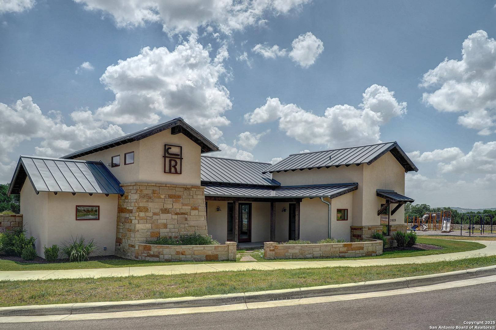 main property photo 31