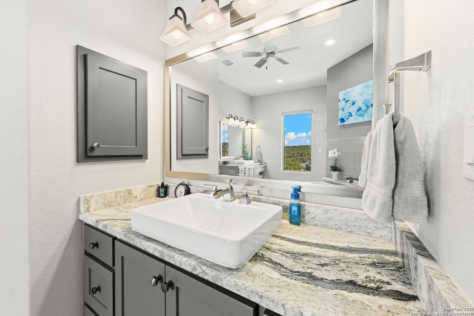 property viewer photo 22
