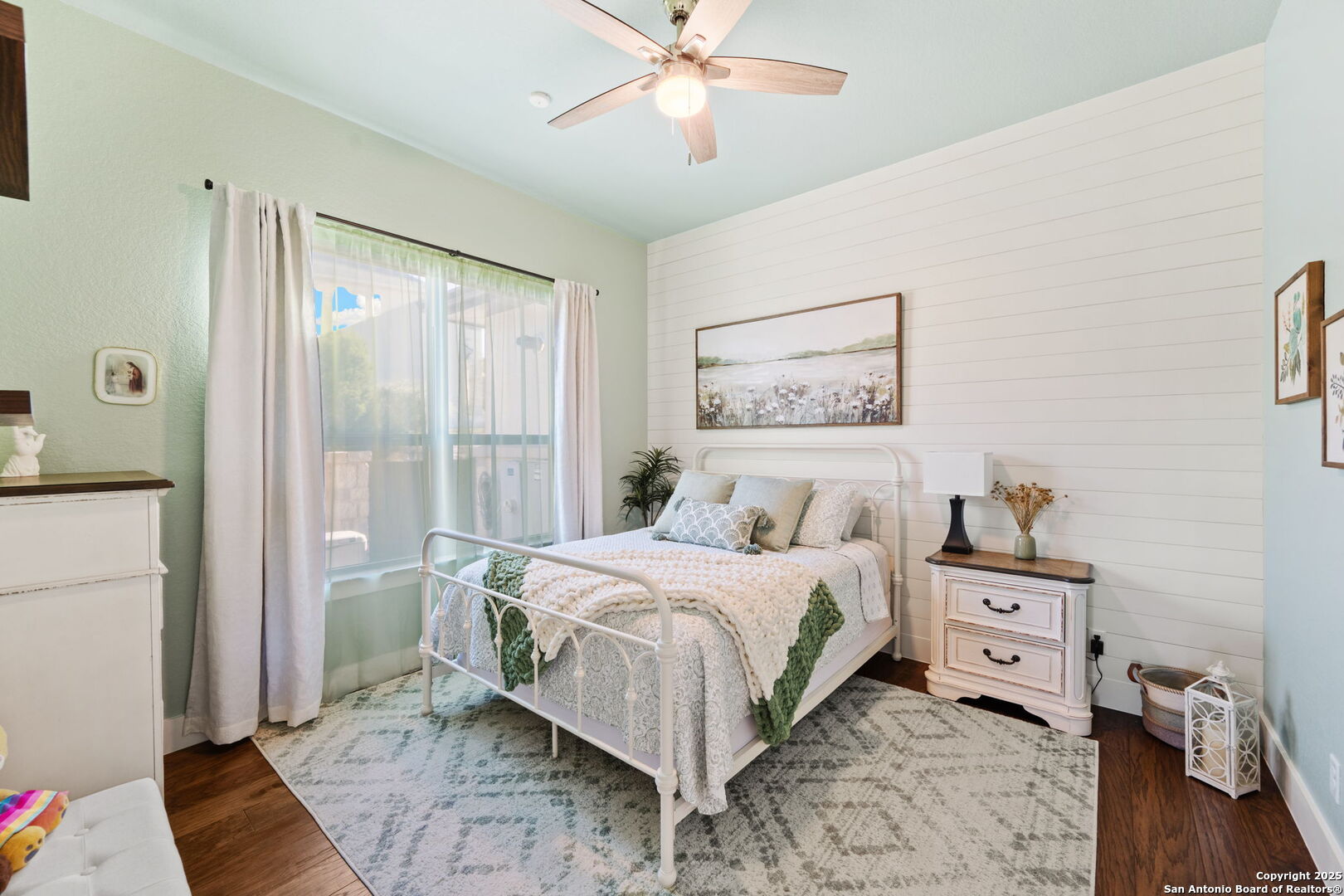 property viewer photo 27