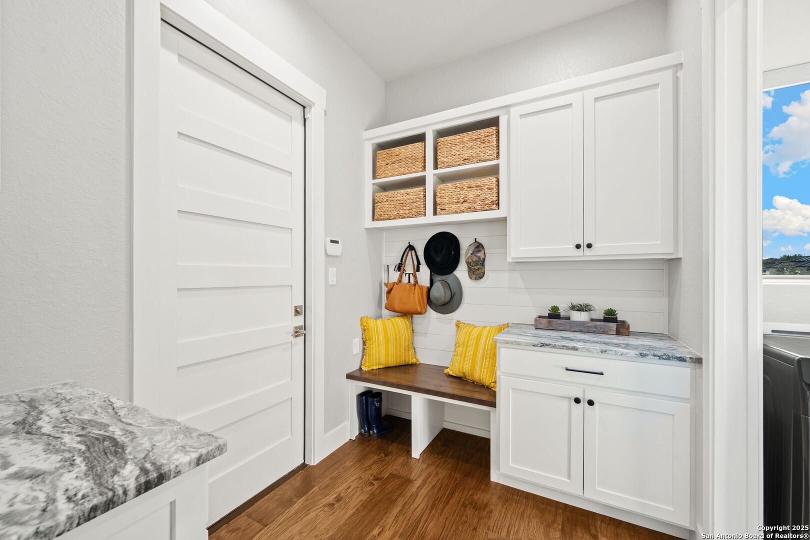 property viewer photo 31
