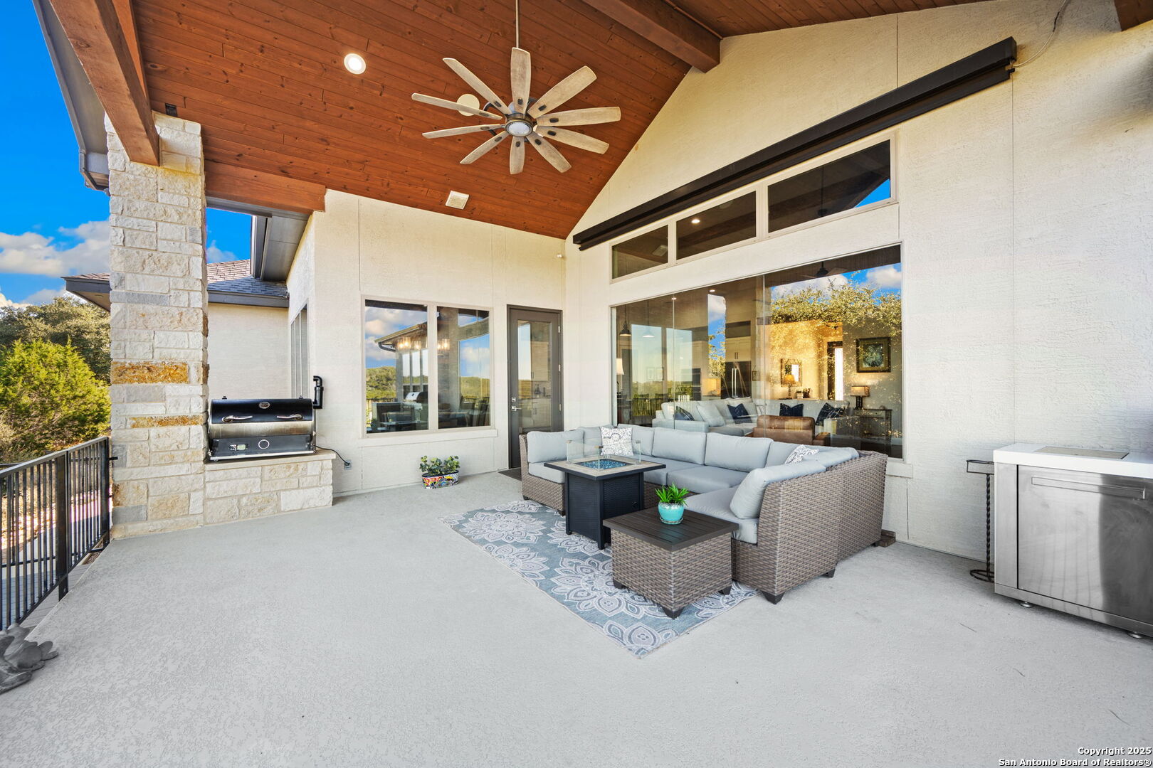 property viewer photo 34