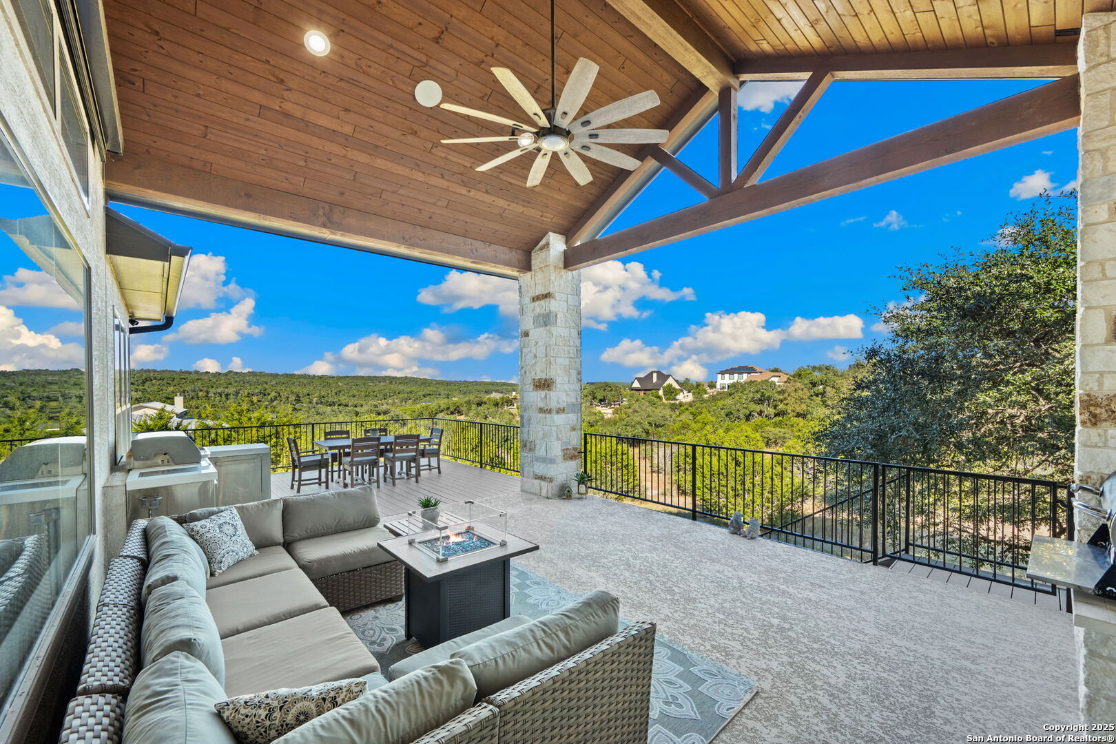 property viewer photo 36
