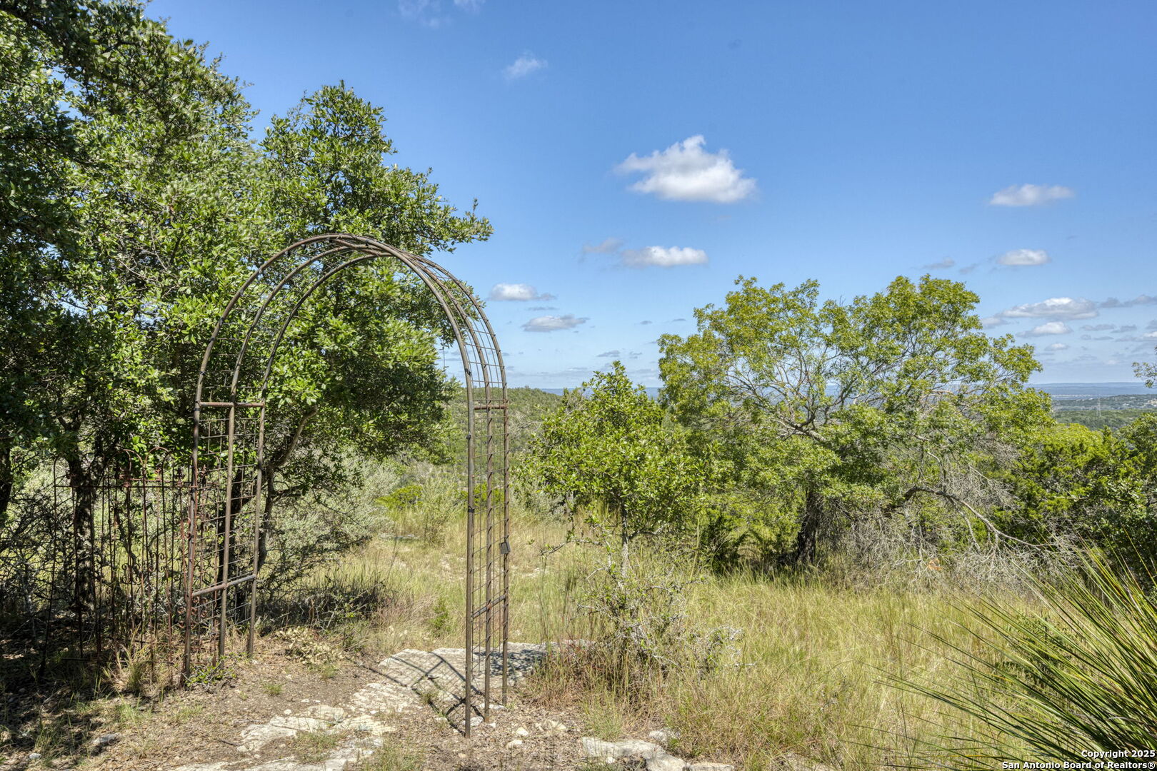 main property photo 31