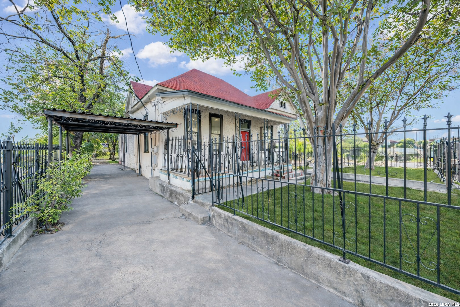 main property photo 3
